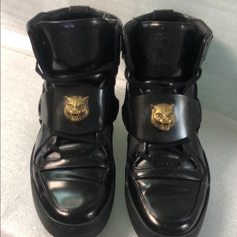 Gucci big-top sneaker with feline